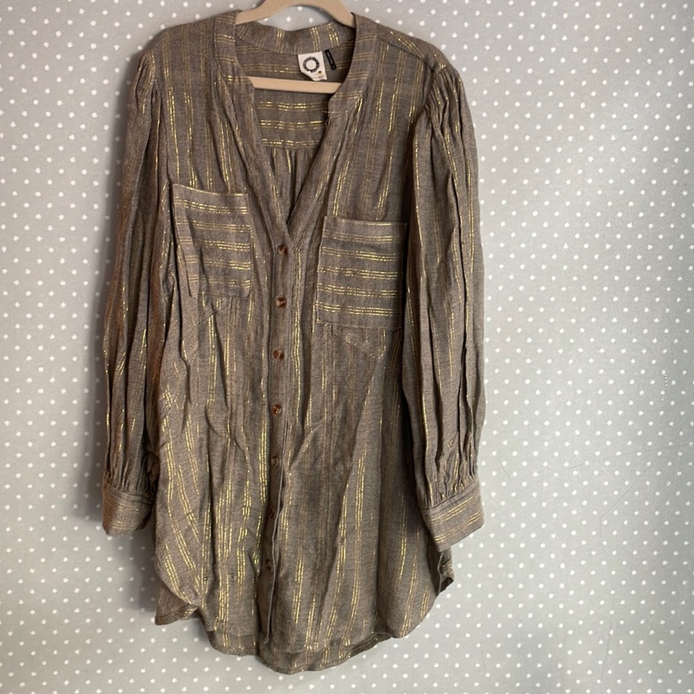 Akemi and Kin long sleeves  top.
